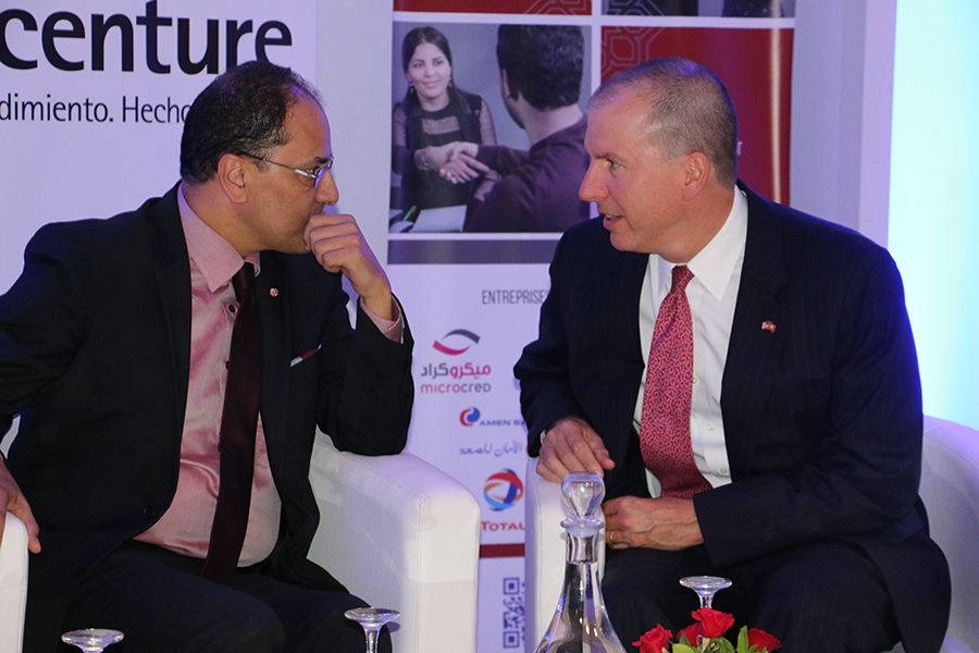 Slim Khalbous, Ministre de l’Enseignement Supérieur et de la Recherche Scientifique et Benjamin Moeling, Chargé d’Affaires de l’Ambassade des Etats Unis d’Amérique en Tunisie