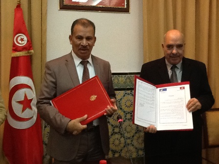 Ahmed Ammar Youmbaï, ministre des affaires sociales et Abdessatar Ben Moussa, président de la LTDH