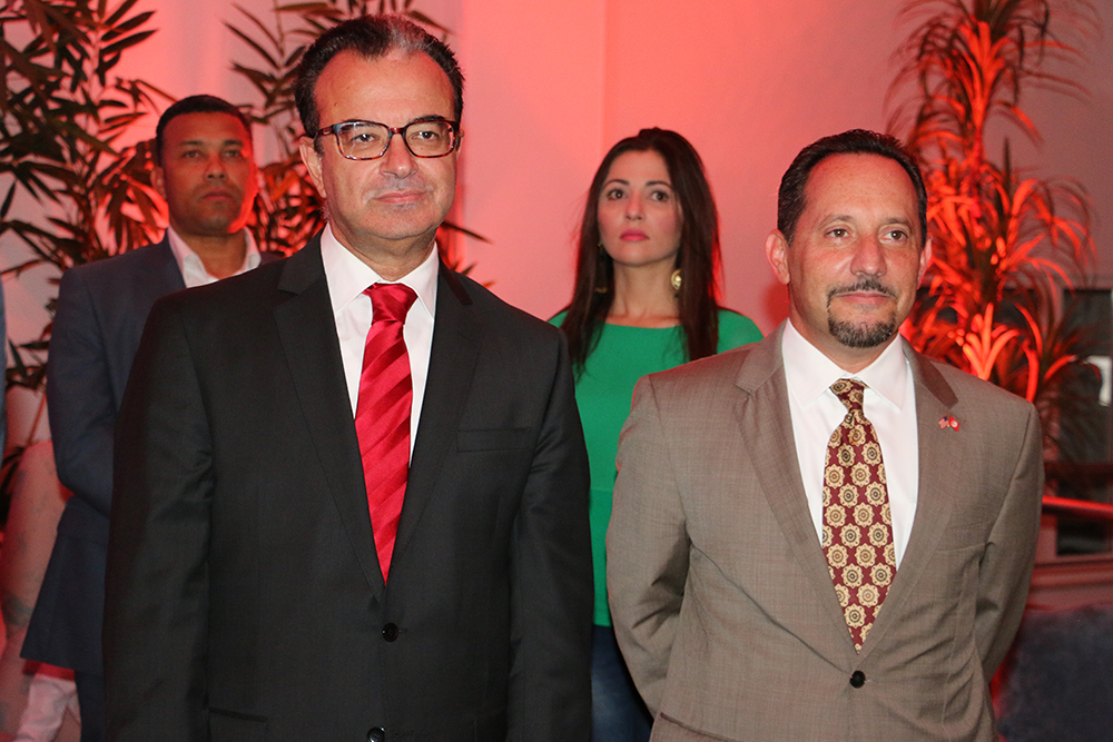 Slim Chaker, ministre de la santé publique et Daniel H. Rubinstein, ambassadeur américain en Tunisie 