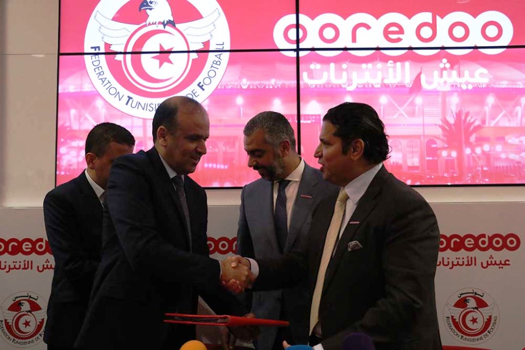 Wadï El Jerry, Président de la Fédération Tunisienne de Football et Youssef Al Masri, Directeur Général de Ooredoo Tunisie 