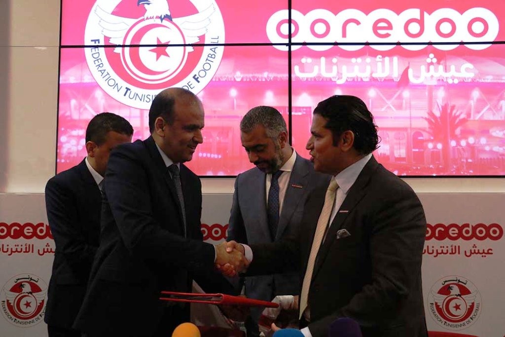 Wadï El Jerry, Président de la Fédération Tunisienne de Football et Youssef Al Masri, Directeur Général de Ooredoo Tunisie 