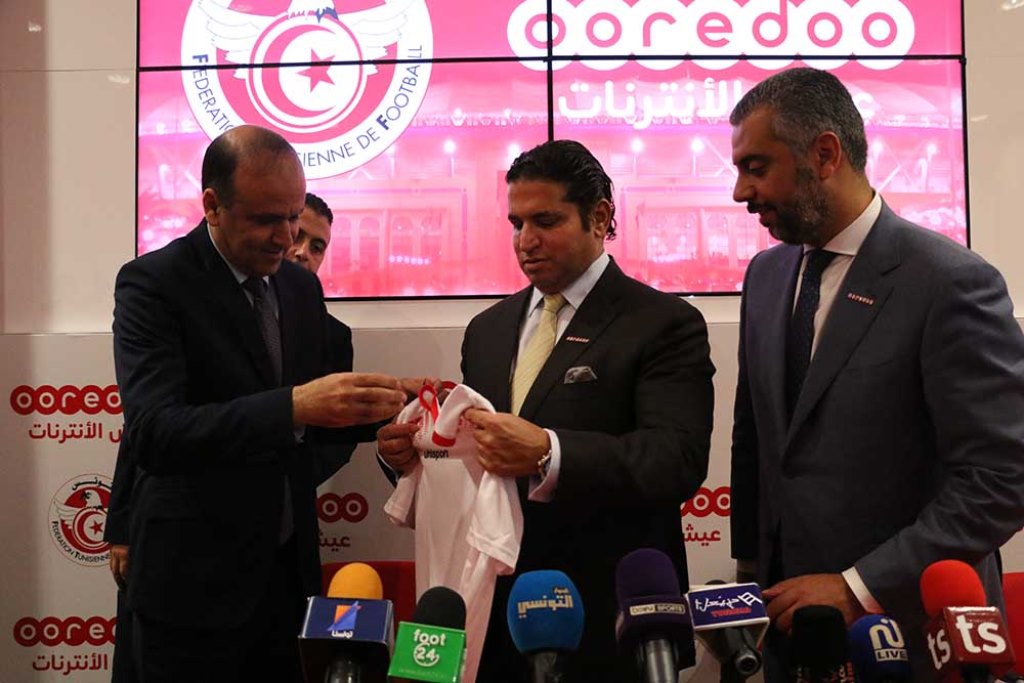 Wadï El Jerry, Président de la Fédération Tunisienne de Football et Youssef Al Masri, Directeur Général de Ooredoo Tunisie 