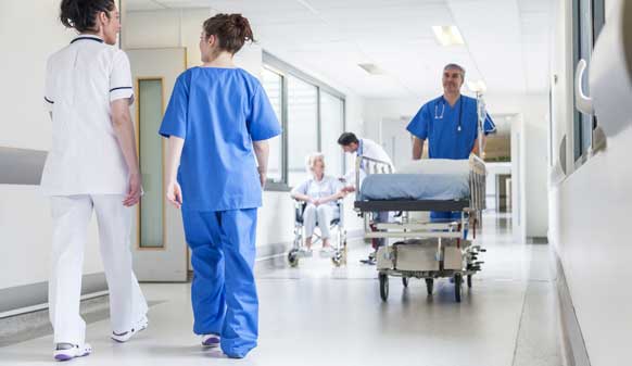 Triple Win : Des offres d’emploi pour les infirmiers tunisiens en Allemagne