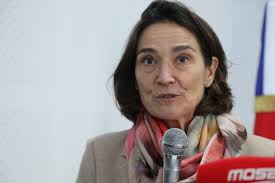 Que reproche-t-on à l’ambassadrice des Pays Bas : les dernières activités de Joséphine Frantzen