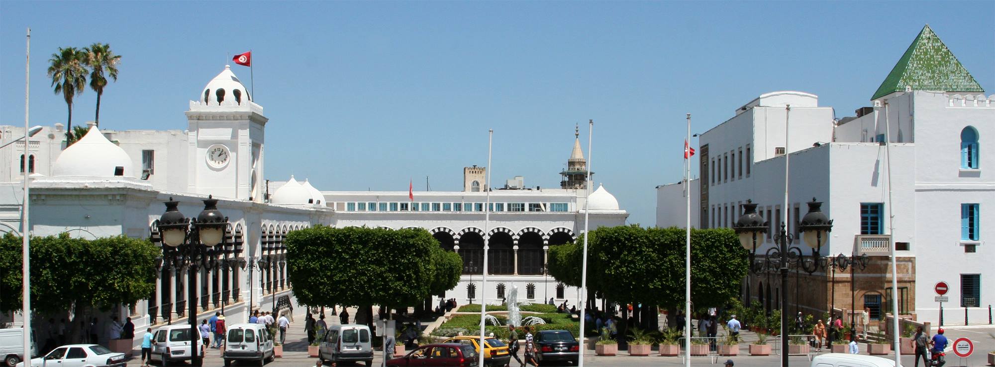Les forces sécuritaires et militaires encerclent le Palais de la Kasbah