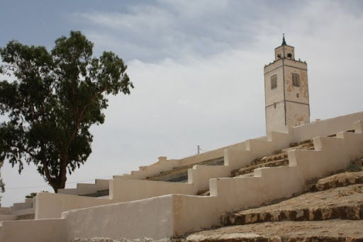Ain Skhouna : Couvre-feu à Béni Khadeche et Douz