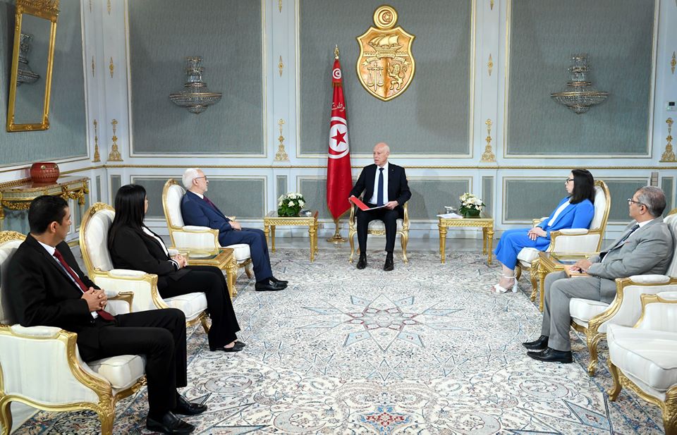  Qui a intérêt au pourrissement de la situation suite à l’anarchie qui règne au Parlement ?