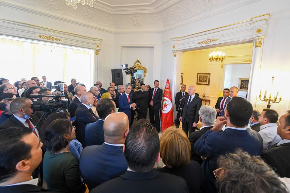  A la fin de la visite à Paris, Kais Saied rencontre les membres de la communauté tunisienne