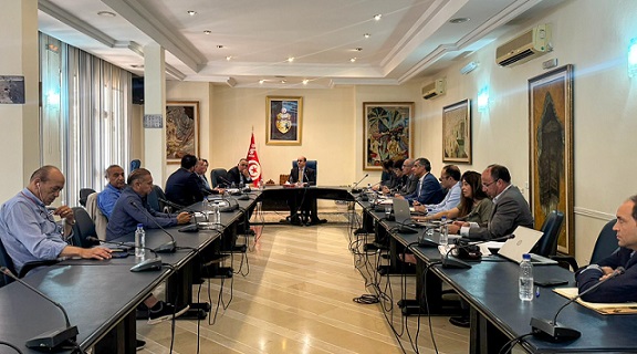 Le ministre du Tourisme appelle les professionnels à proposer des tarifs préférentiels aux Tunisiens pendant la haute saison