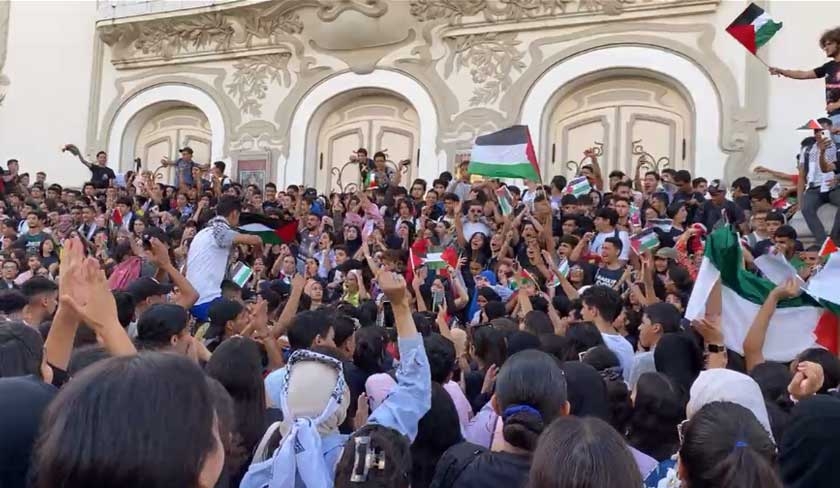 Manifestation de soutien à la Palestine devant l'Ambassade de France à Tunis