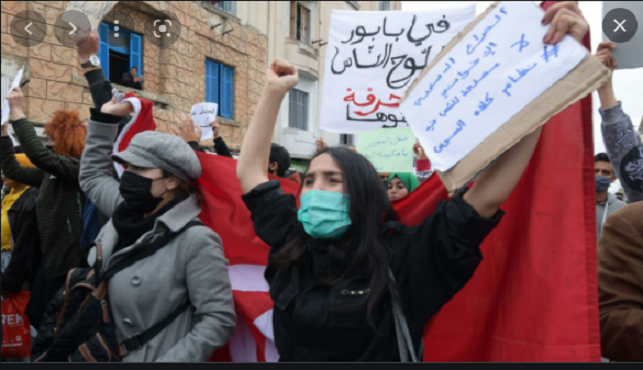 Les manifestations populaires augmentent-elles les risques de contamination ?