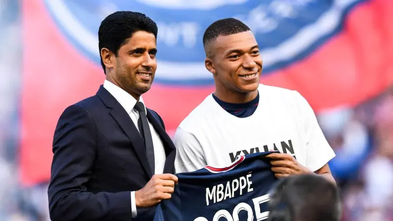 Kylian Mbappé réclame 100 millions d'euros au PSG