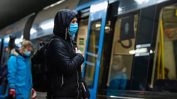 Covid-19: L'Académie de médecine recommande de se taire dans le métro