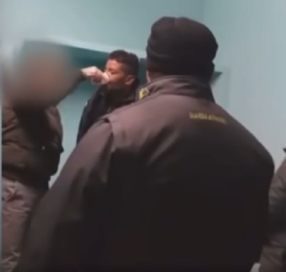 Italie: Des Tunisiens en situation irrégulière sont "drogués" avant leur rapatriement