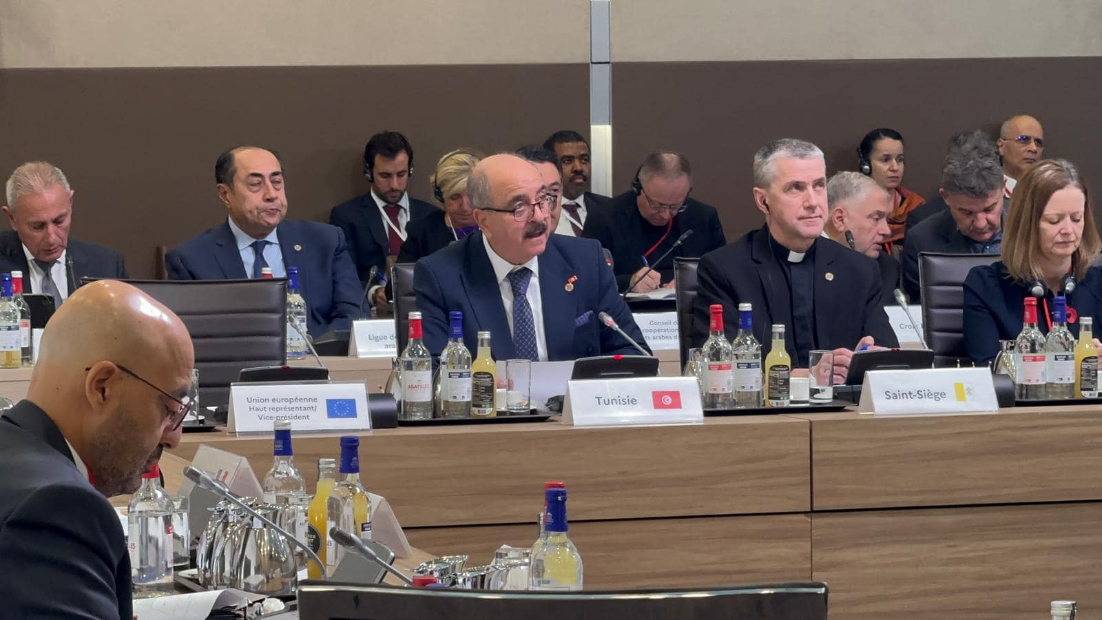 Sommet de Paris : Mohamed Ali Nafti réitère le soutien total de la Tunisie à la souveraineté libanaise