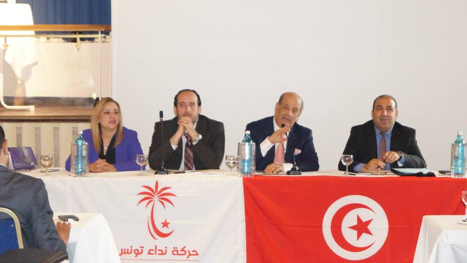 Raouf Khamassi menant le débat 