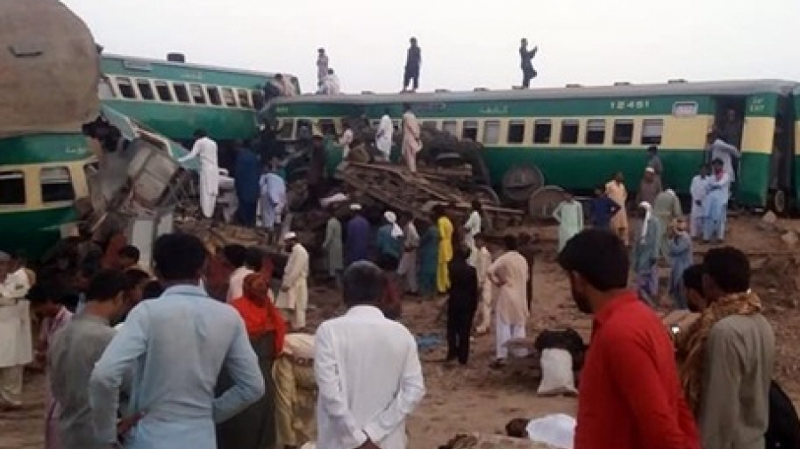 Pakistan: Des dizaines de morts dans un accident ferroviaire