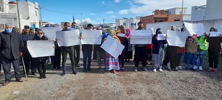 Des partisans du président Kaïs Saïed en sit-in, dimanche, à Mnihla