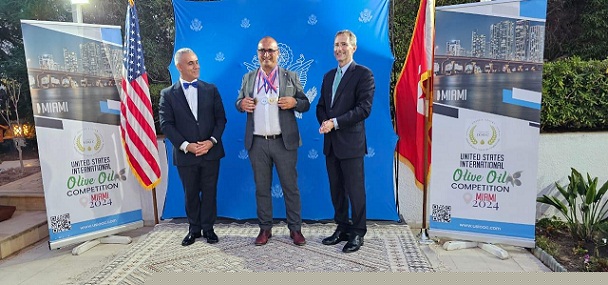 Une multitude de récompenses pour l'huile d'olive écoresponsable « Barca de Carthage »