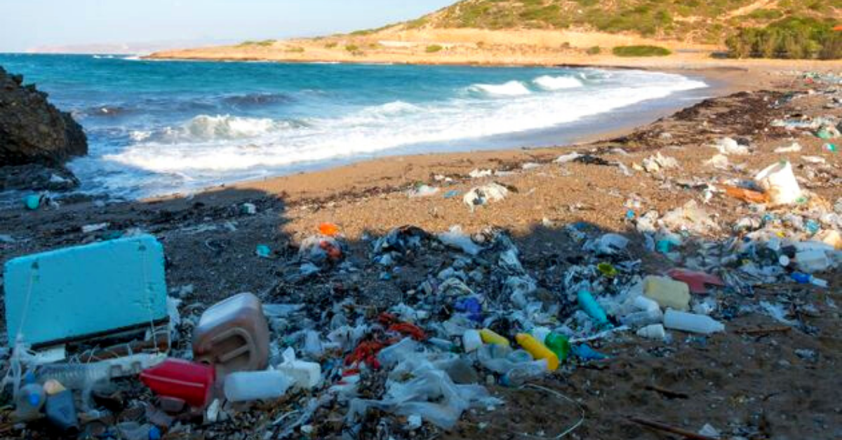 Huit tonnes de déchets plastiques jetées chaque année sur les plages tunisiennes
