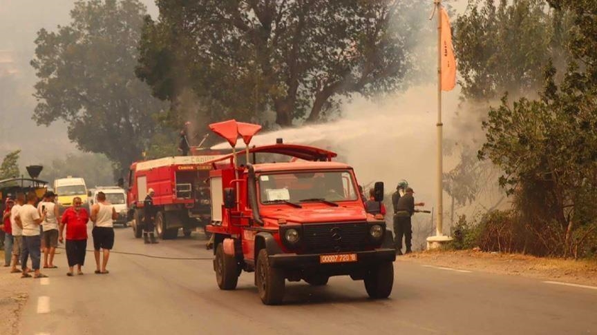 Jendouba : La protection civile participe à l’extinction d’un incendie sur le sol algérien