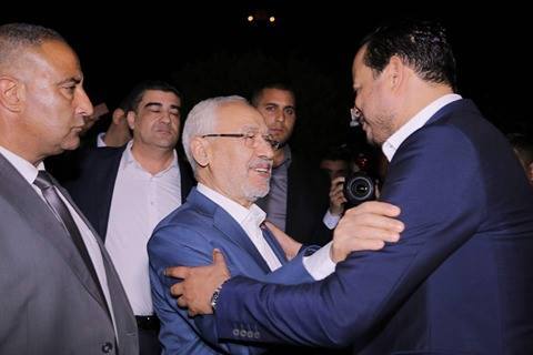  Rached Gannouchi félicitant Samir El Wafi