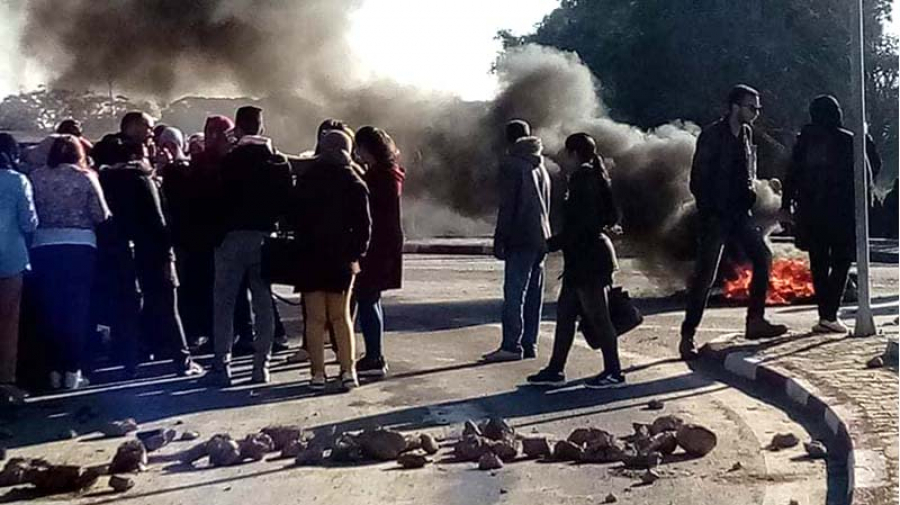 Des employés de l’aéroport Enfidha manifestent et bloquent la circulation