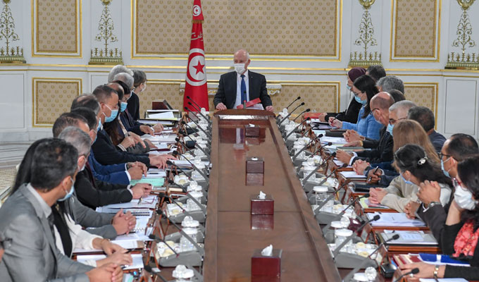 Kaïs Saïed préside le premier conseil des ministres du gouvernement Najla Bouden