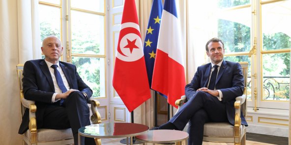 La France se tient à coté de la Tunisie
