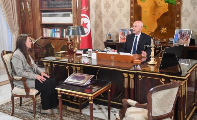 Saied appelle à faciliter le retour des Tunisiens à l'étranger