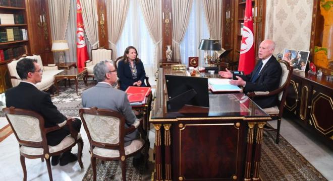 Saied appelle à des mesures urgentes pour sauver les entreprises négligées