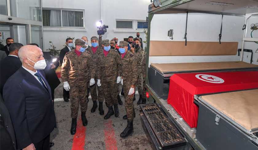 Le président Kaïs Saied en visite à l’Hôpital militaire de Tunis