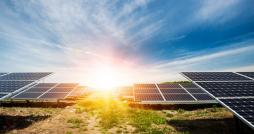 Kasserine : Mazarine Energy et Qair supervisent la mise en œuvre de deux centrales photovoltaïques