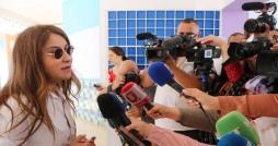 Salwa Smaoui, en première ligne pour suppléer son mari Nabil Karoui