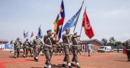  Tunisie/MINUSCA : 75 Casques bleus tunisiens décorés à Bangui pour leur contribution à la paix en RCA