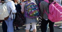 Jendouba: Il fait irruption dans une école et exige que les enseignantes se voilent !