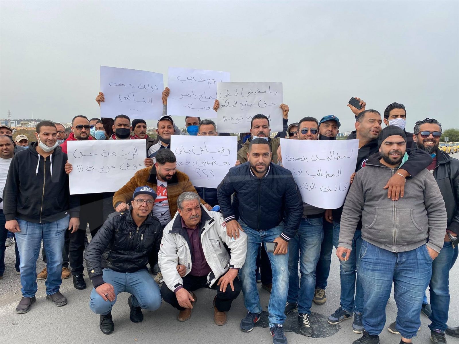 Protestations de chauffeurs de taxis à l'Avenue Bourguiba