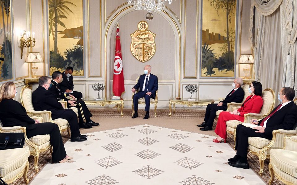 Le commandant de l’AFRICOM s’entretient avec Kaïs Saied et tient une séance de travail au ministère de la Défense