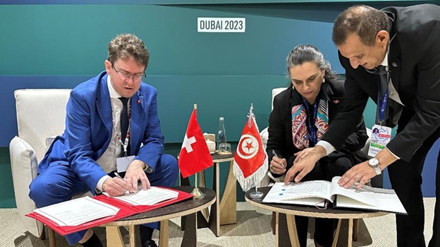 Signature d'un accord facilitant les investissements suisses dans des projets de protection du climat en Tunisie