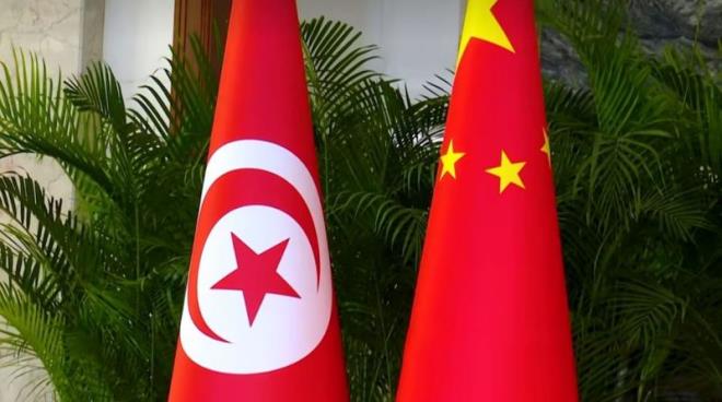 Ariana : Rencontre entre les responsables de 10 grandes universités chinoises et des élèves du lycée pilote
